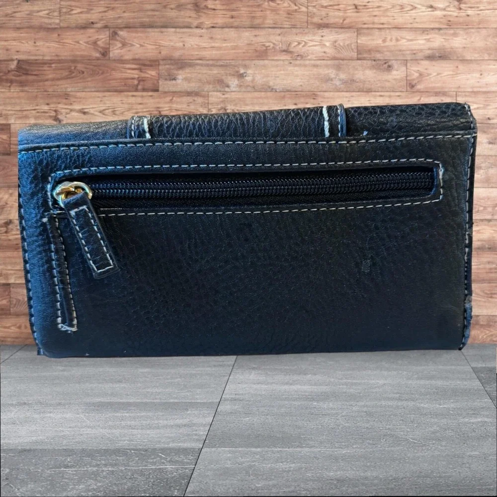 Women's B.O.C Black Leather Wallet With Change Compartment EUC